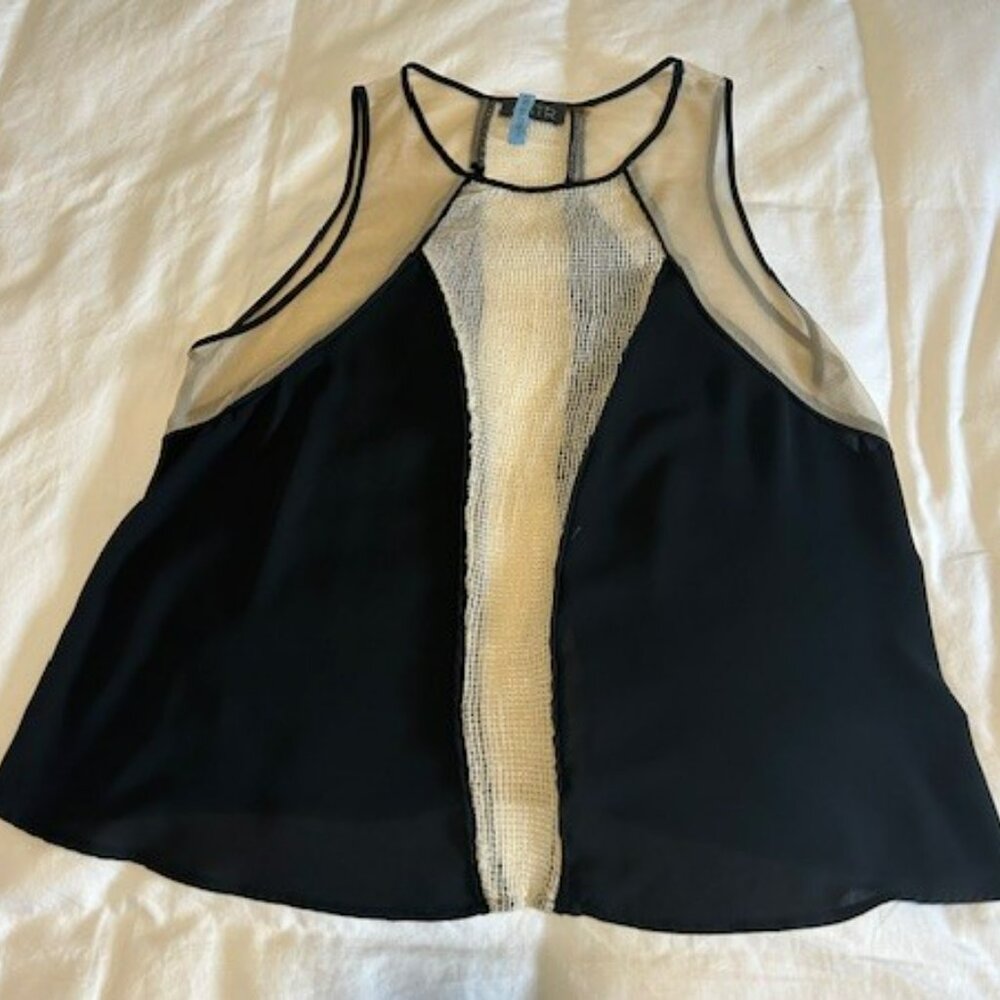 ASTR Top. Size L. Black and tan.